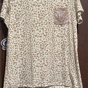Leopard Print T-Shirt with Sequin Pocket